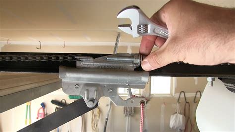 how to repair garage door chain